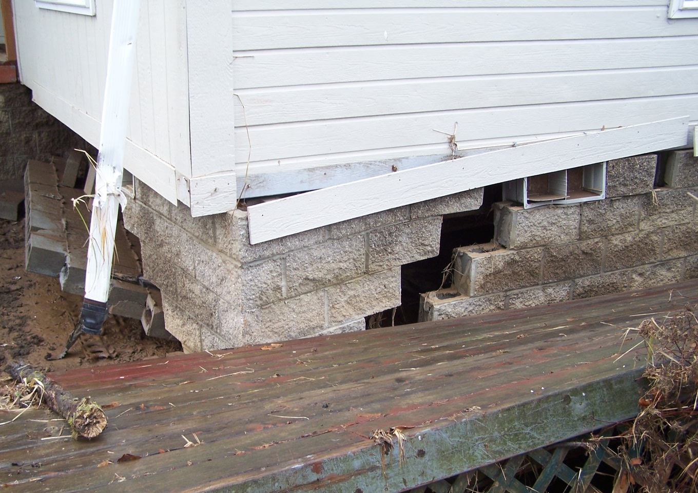 Foundation and siding fails! Foundation and siding fail!
